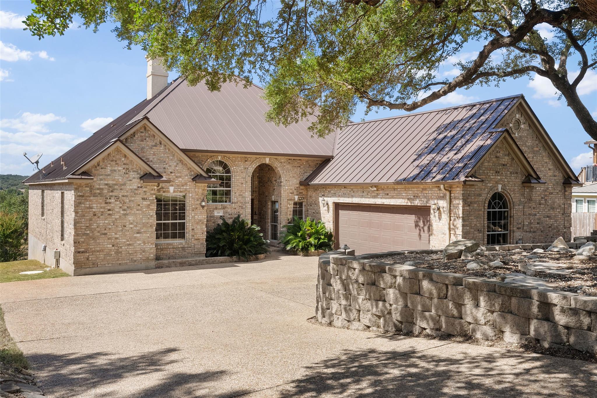 316 Lakefront DR