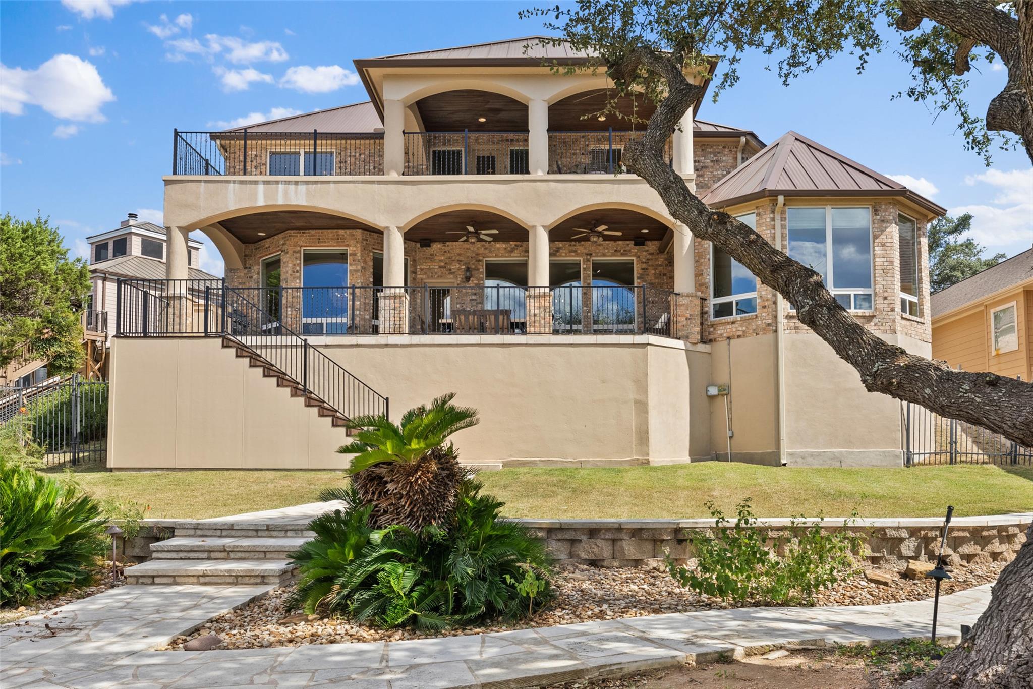 316 Lakefront DR