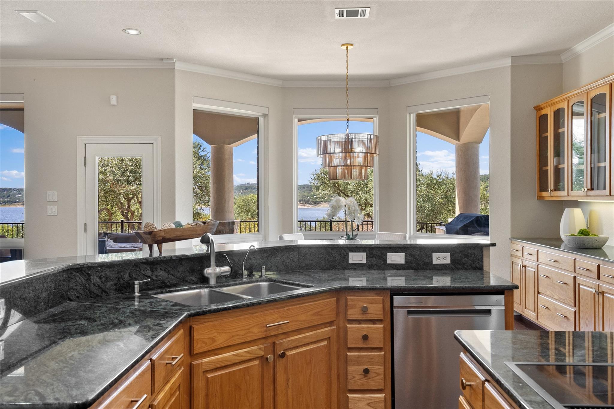 316 Lakefront DR