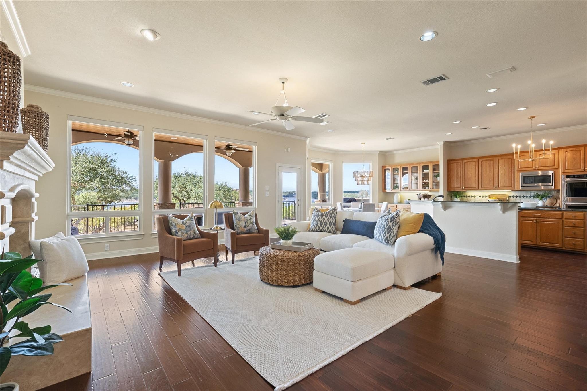 316 Lakefront DR