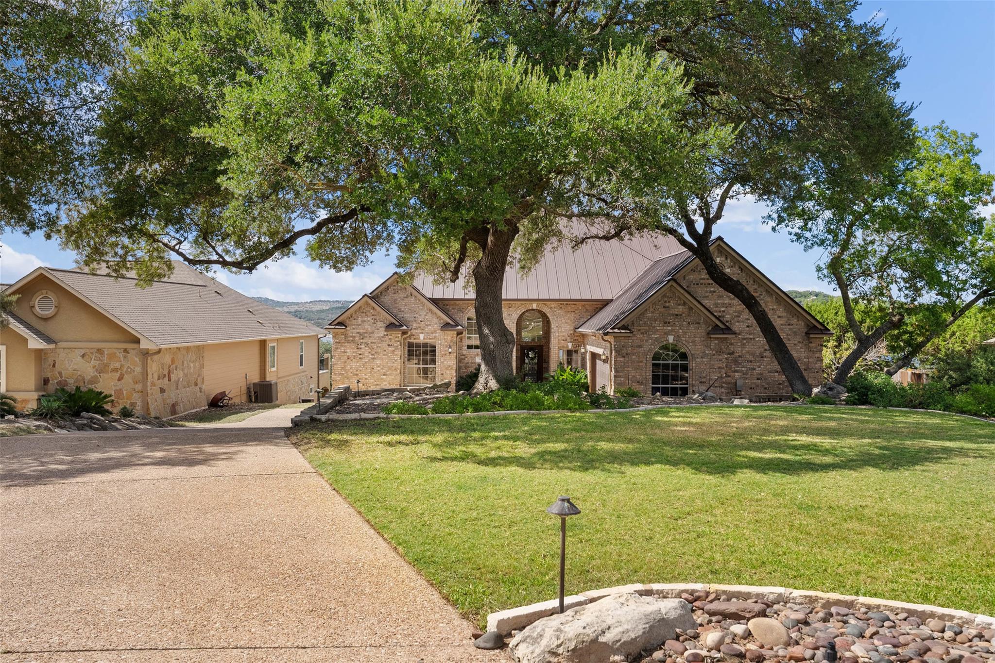 316 Lakefront DR