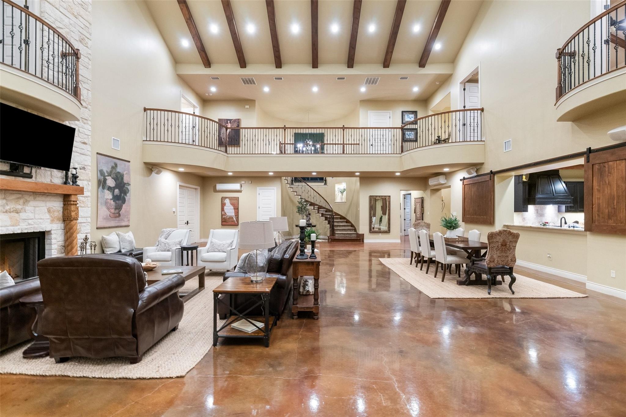 Cricket Hill Ranch Estate on Creek Rd