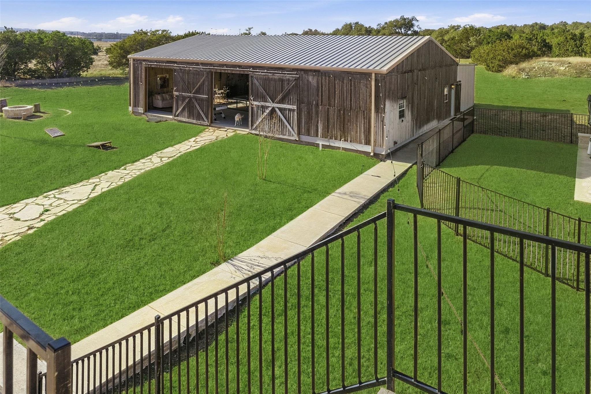 Cricket Hill Ranch Estate on Creek Rd