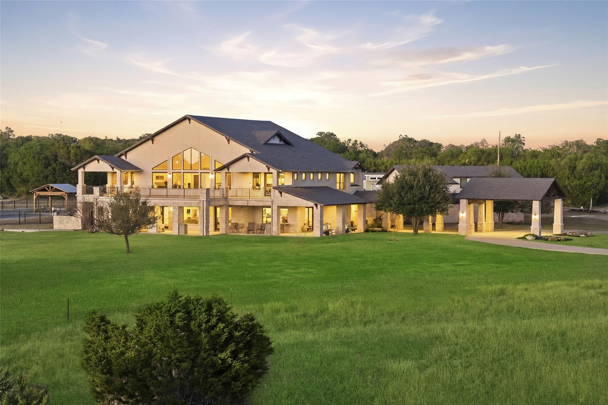 Cricket Hill Ranch Estate on Creek Rd