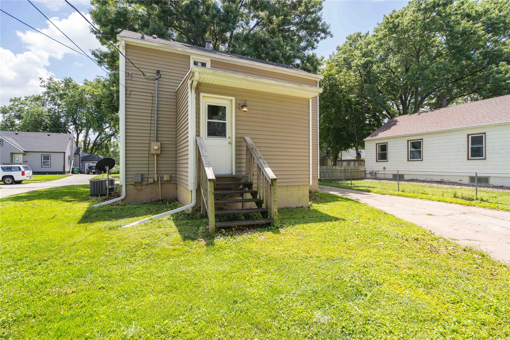 301 Hillside Avenue