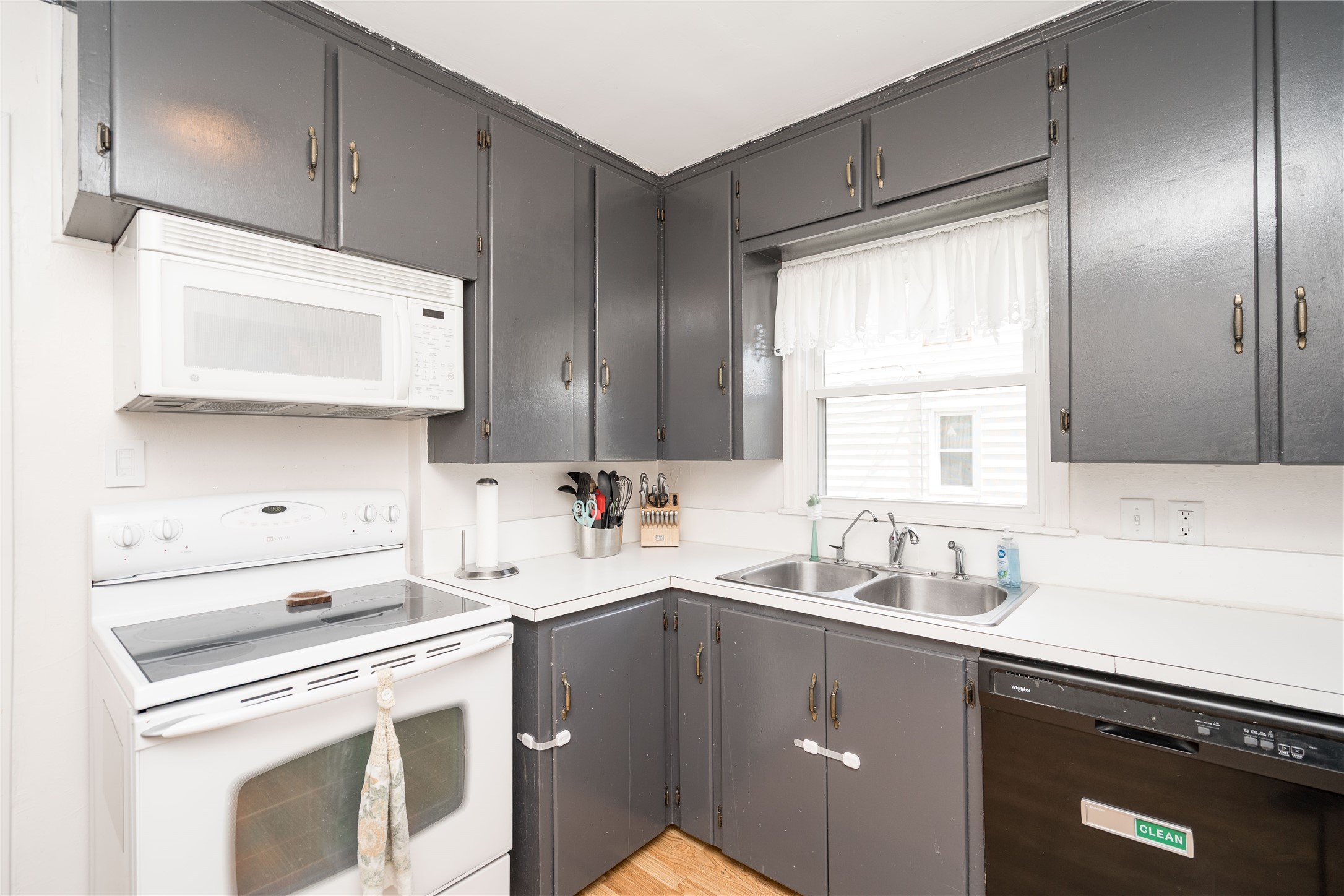 301 Hillside Avenue