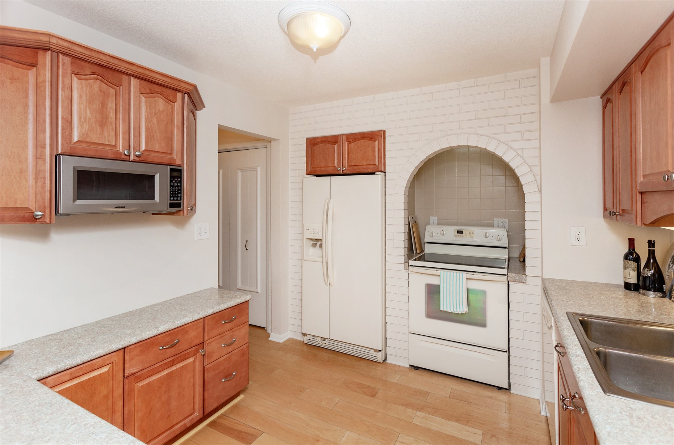 4323 Grand Avenue 216