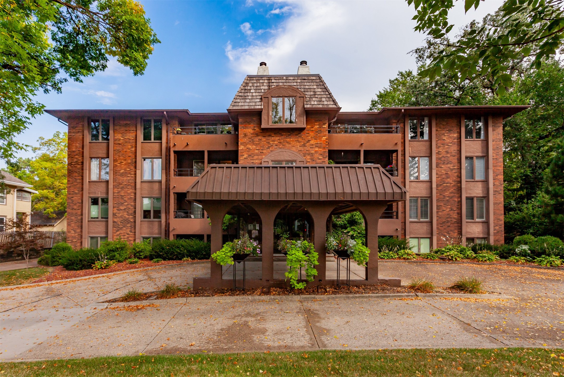 4323 Grand Avenue 216