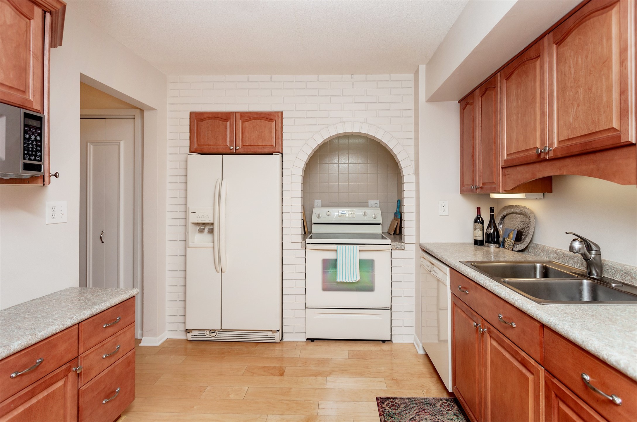 4323 Grand Avenue 216