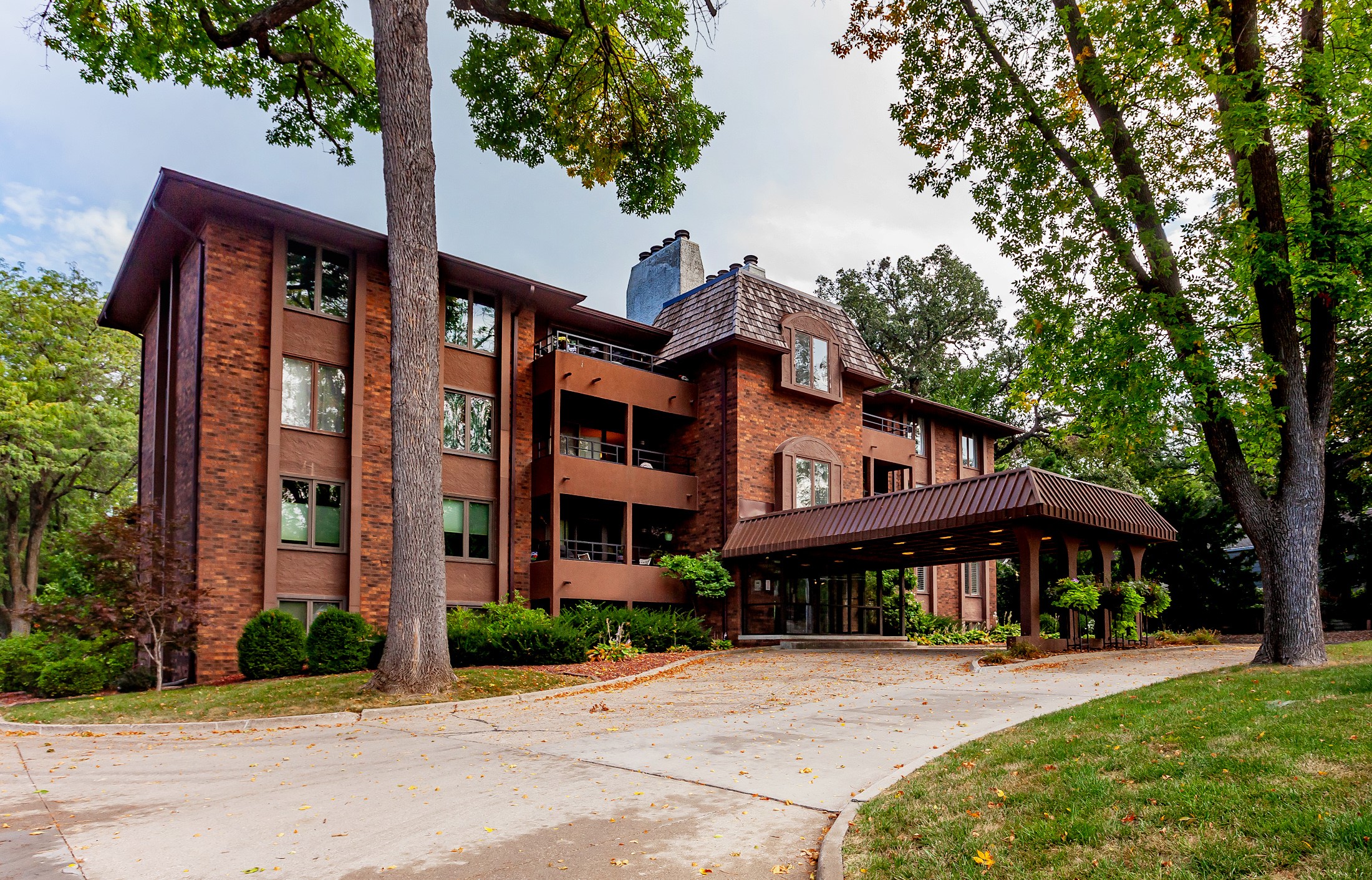 4323 Grand Avenue 216