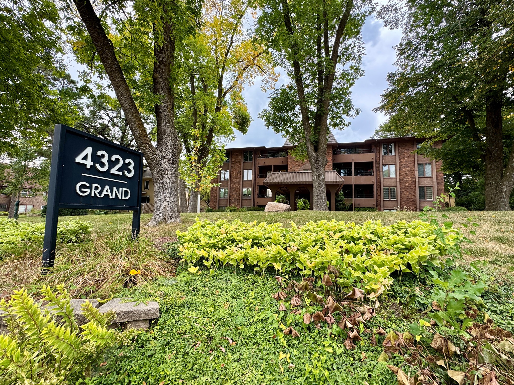 4323 Grand Avenue 216