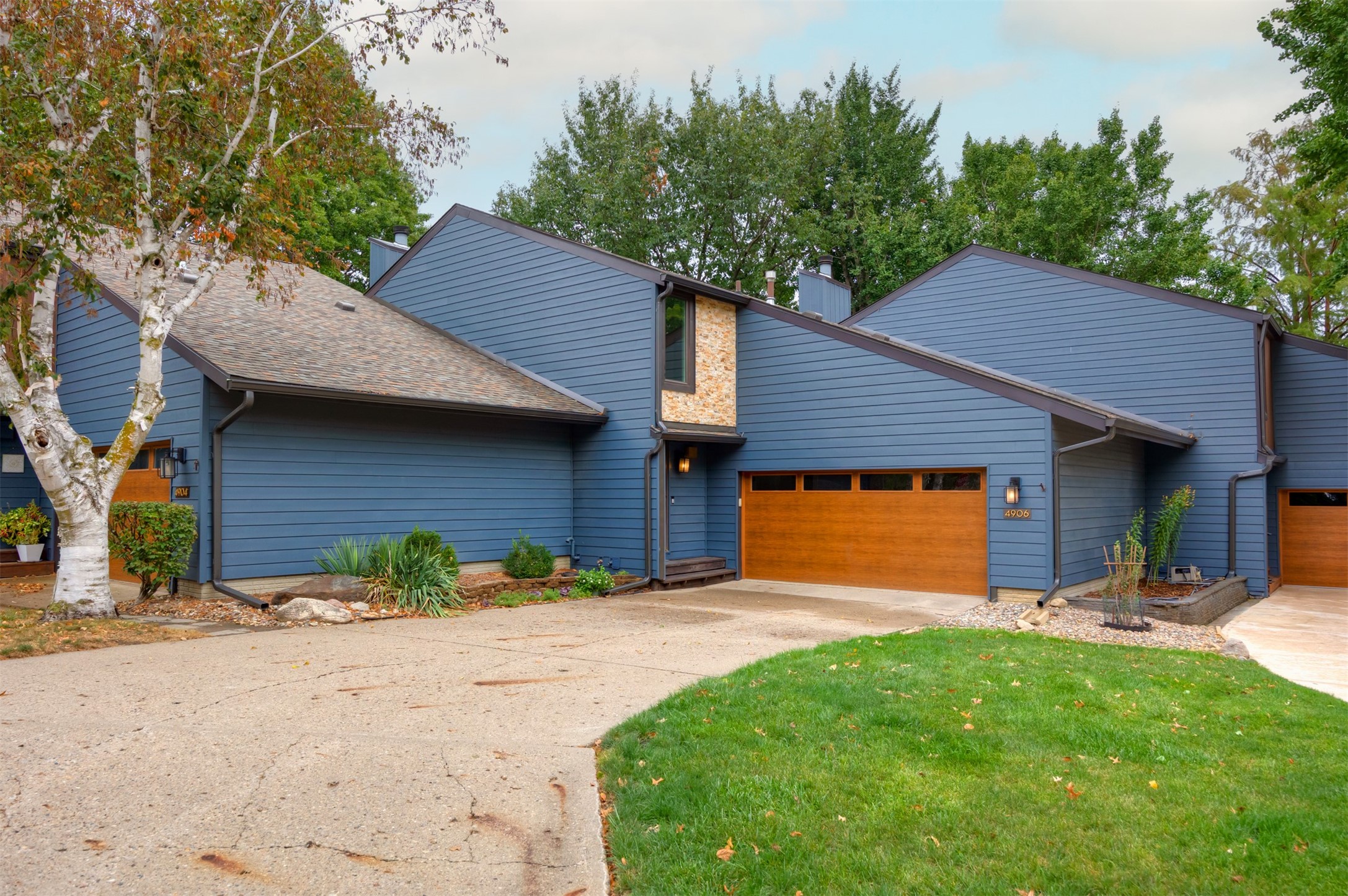 4906 W Park Drive