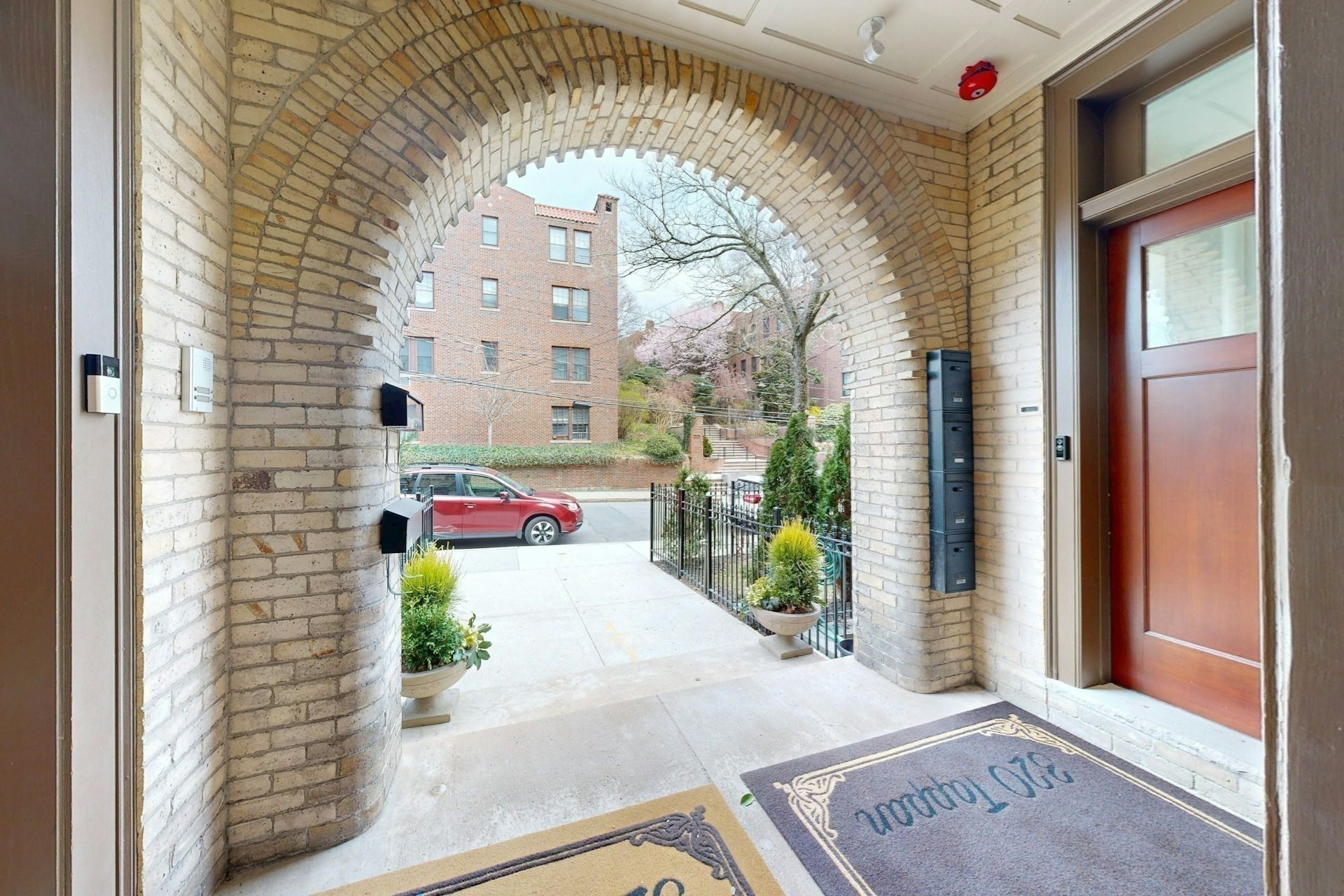 322 Tappan St # 2