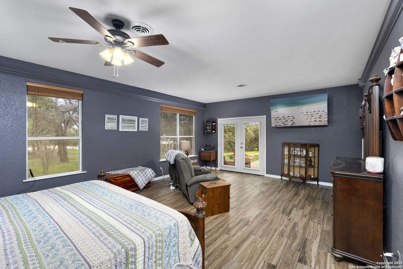 1562 Bonnyview