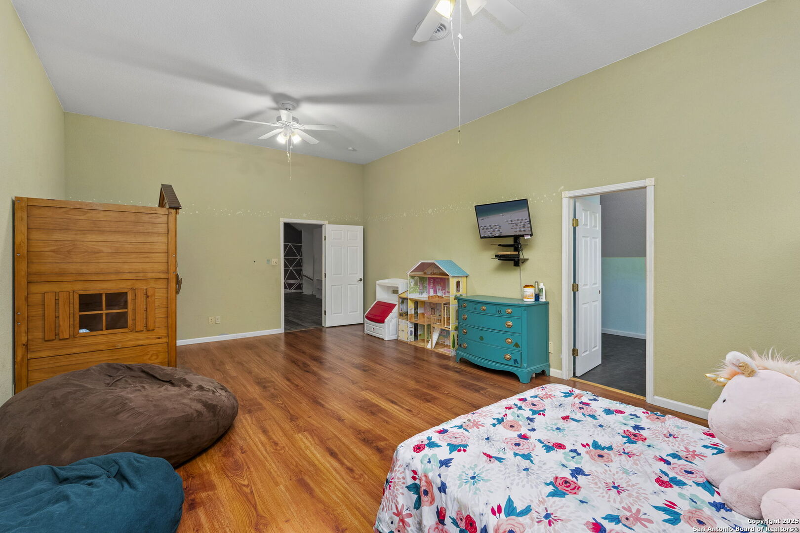 1562 Bonnyview