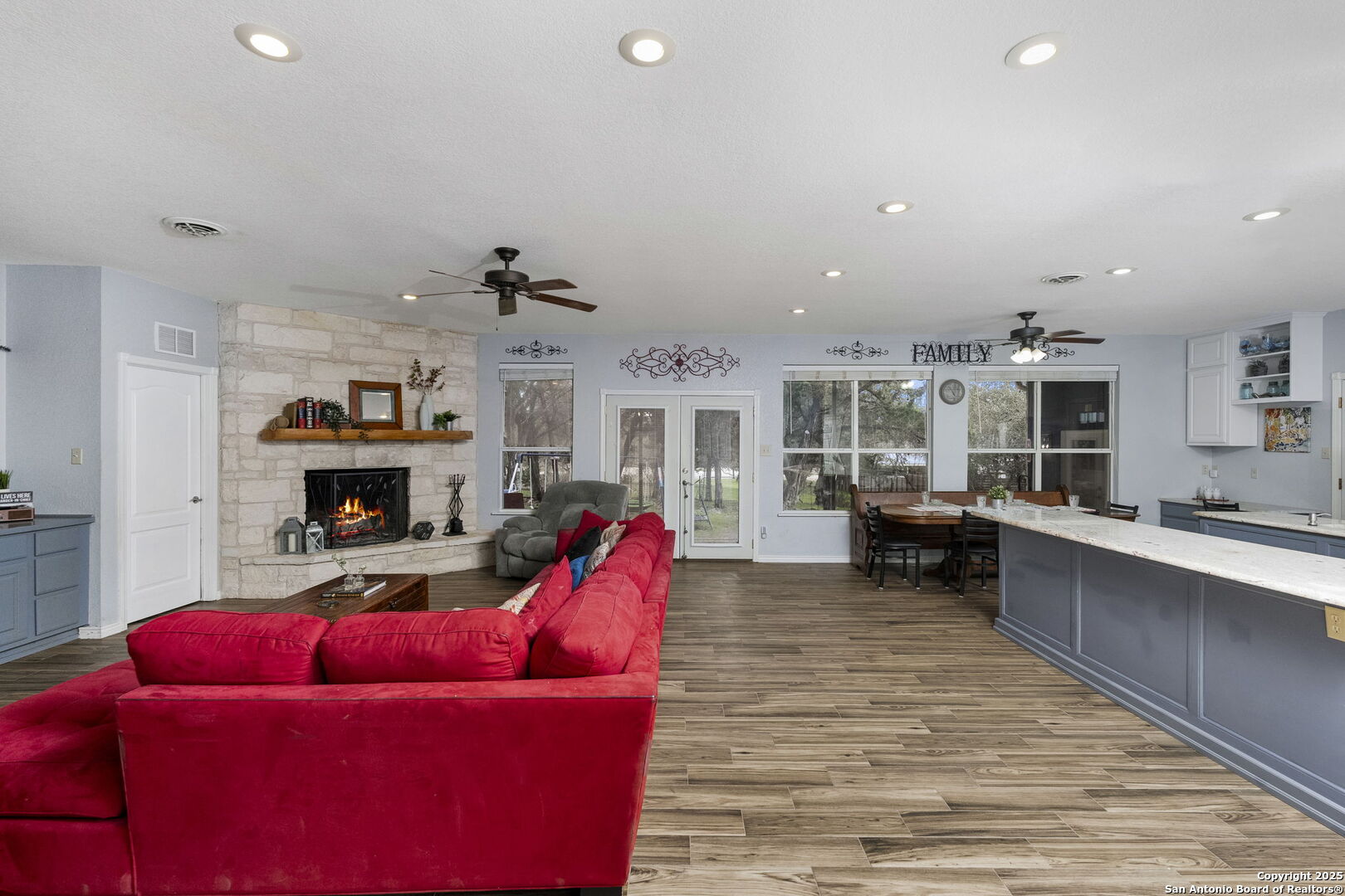 1562 Bonnyview