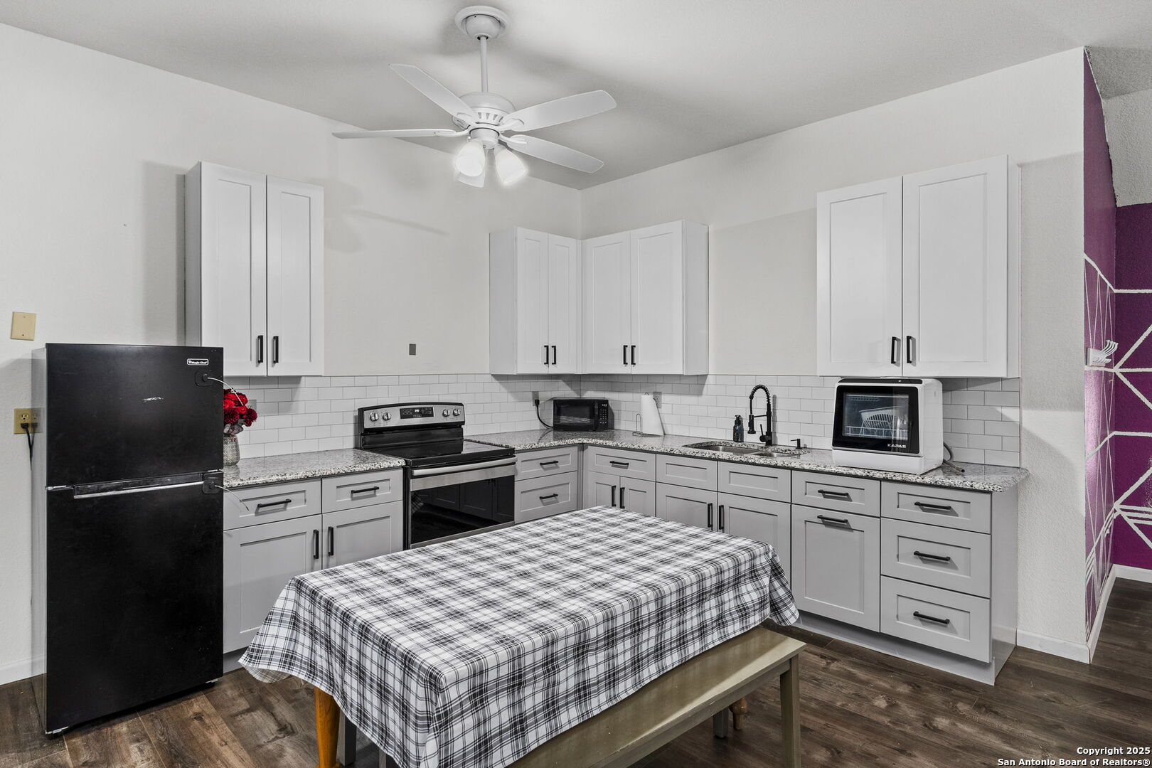 1562 Bonnyview