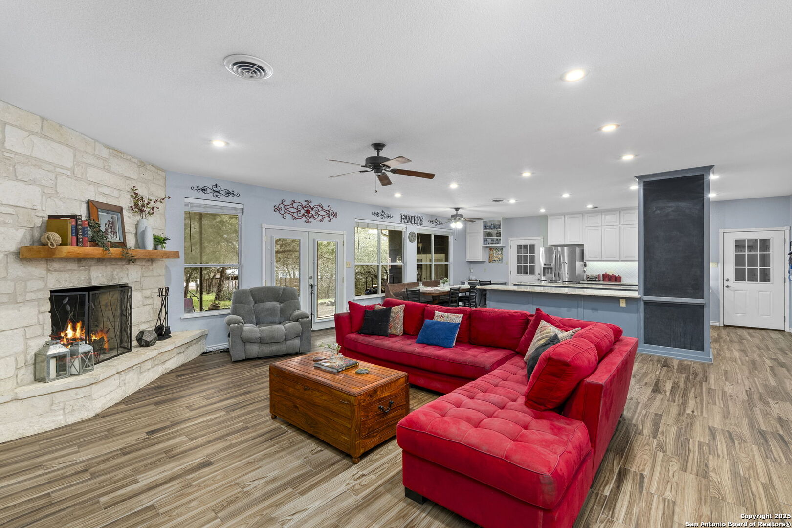 1562 Bonnyview