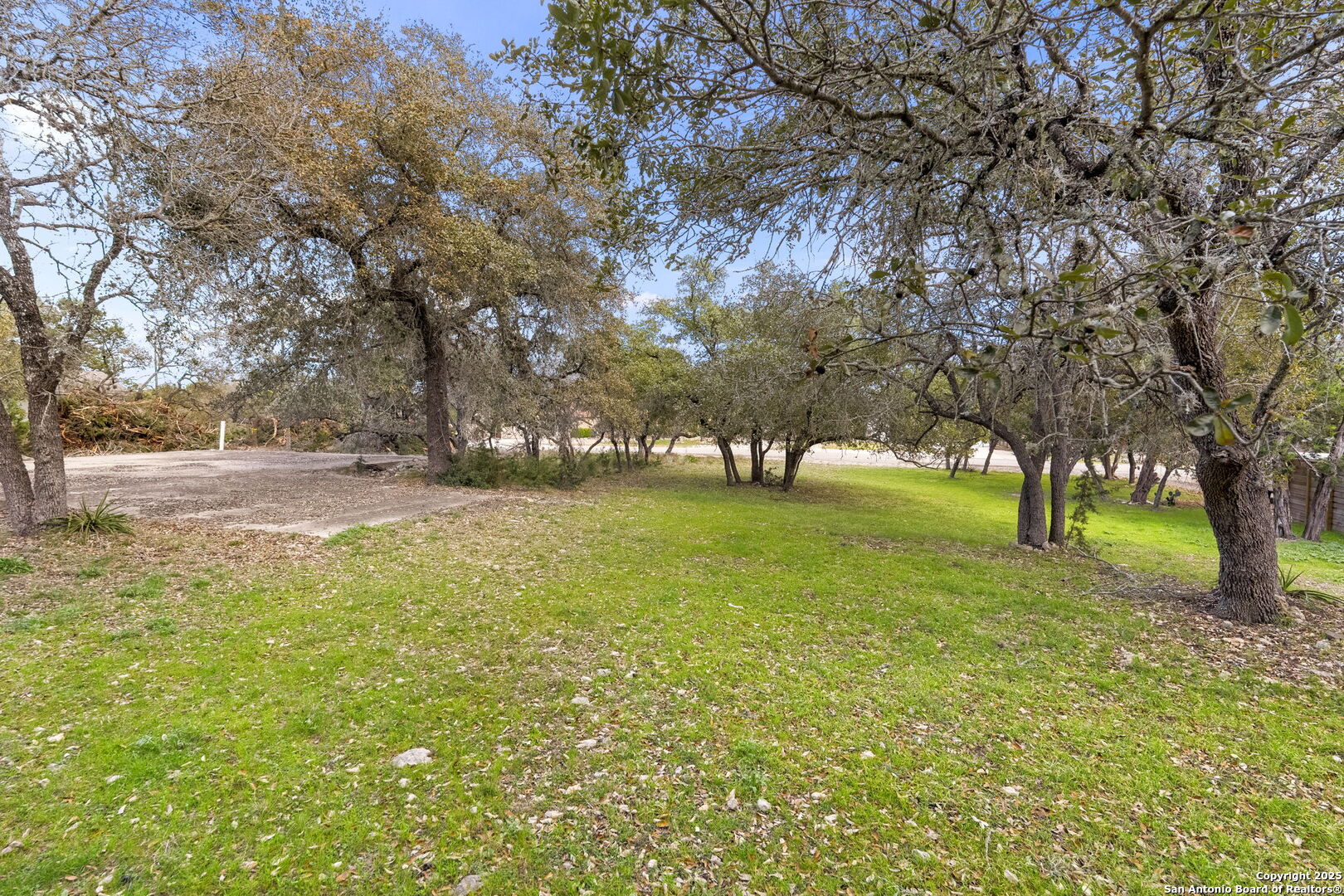 1562 Bonnyview