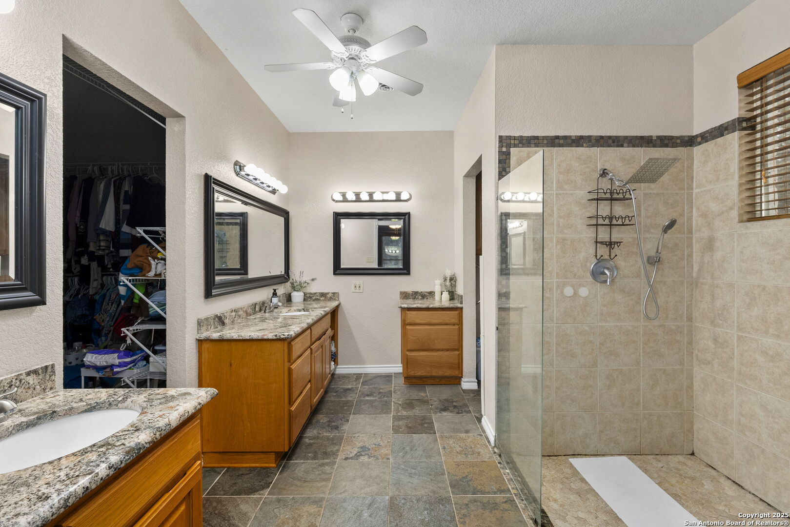 1562 Bonnyview