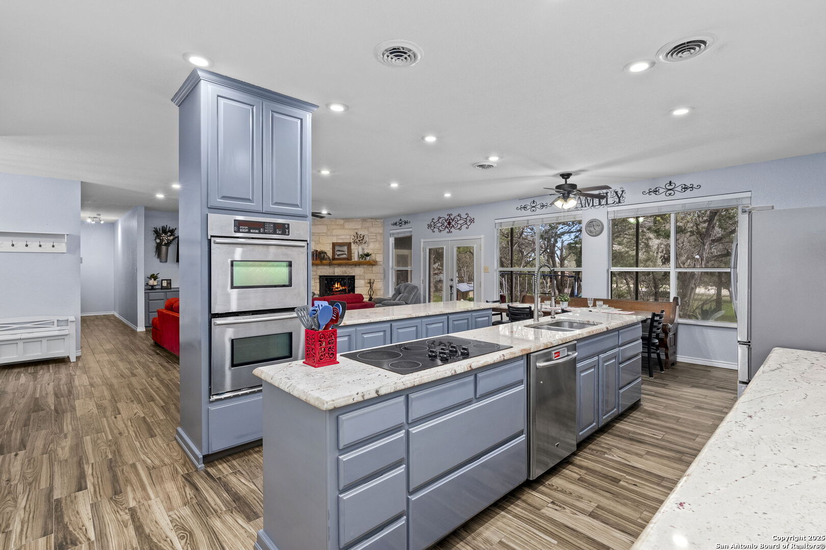 1562 Bonnyview