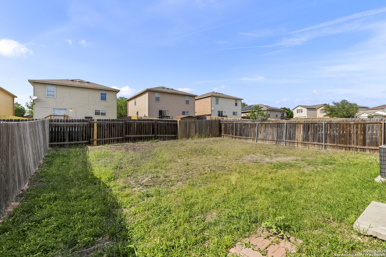 6335 fence crossing