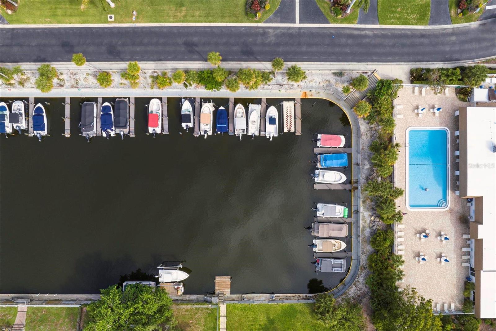 5471 RIVERBLUFF CIR #V-41