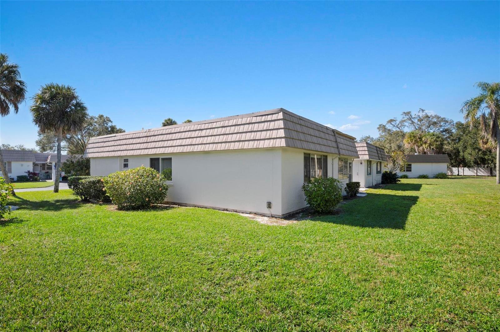 5471 RIVERBLUFF CIR #V-41