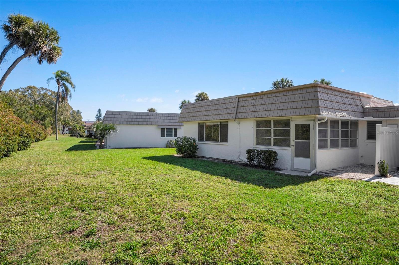 5471 RIVERBLUFF CIR #V-41