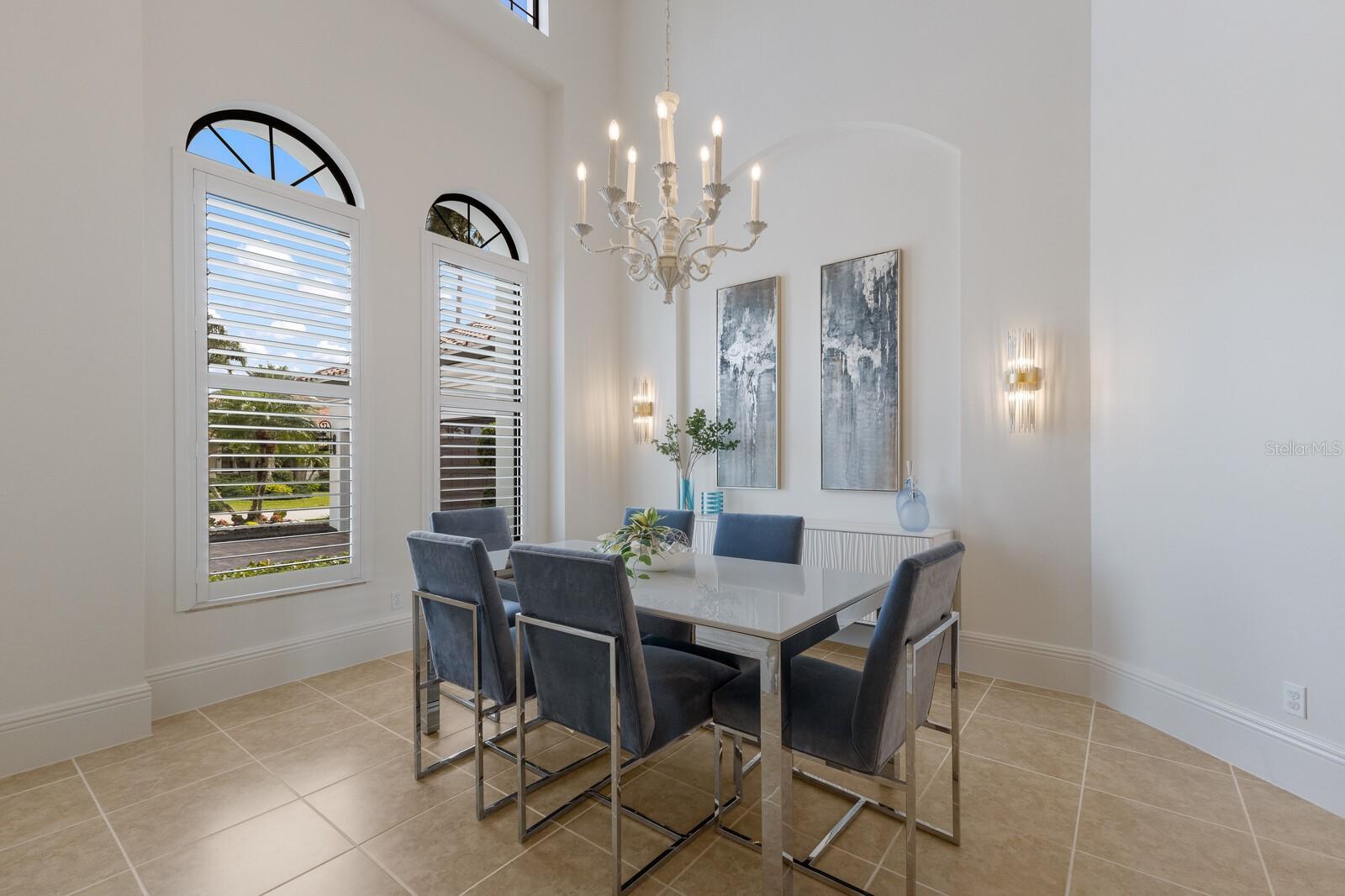 7210 DESERT RIDGE GLN