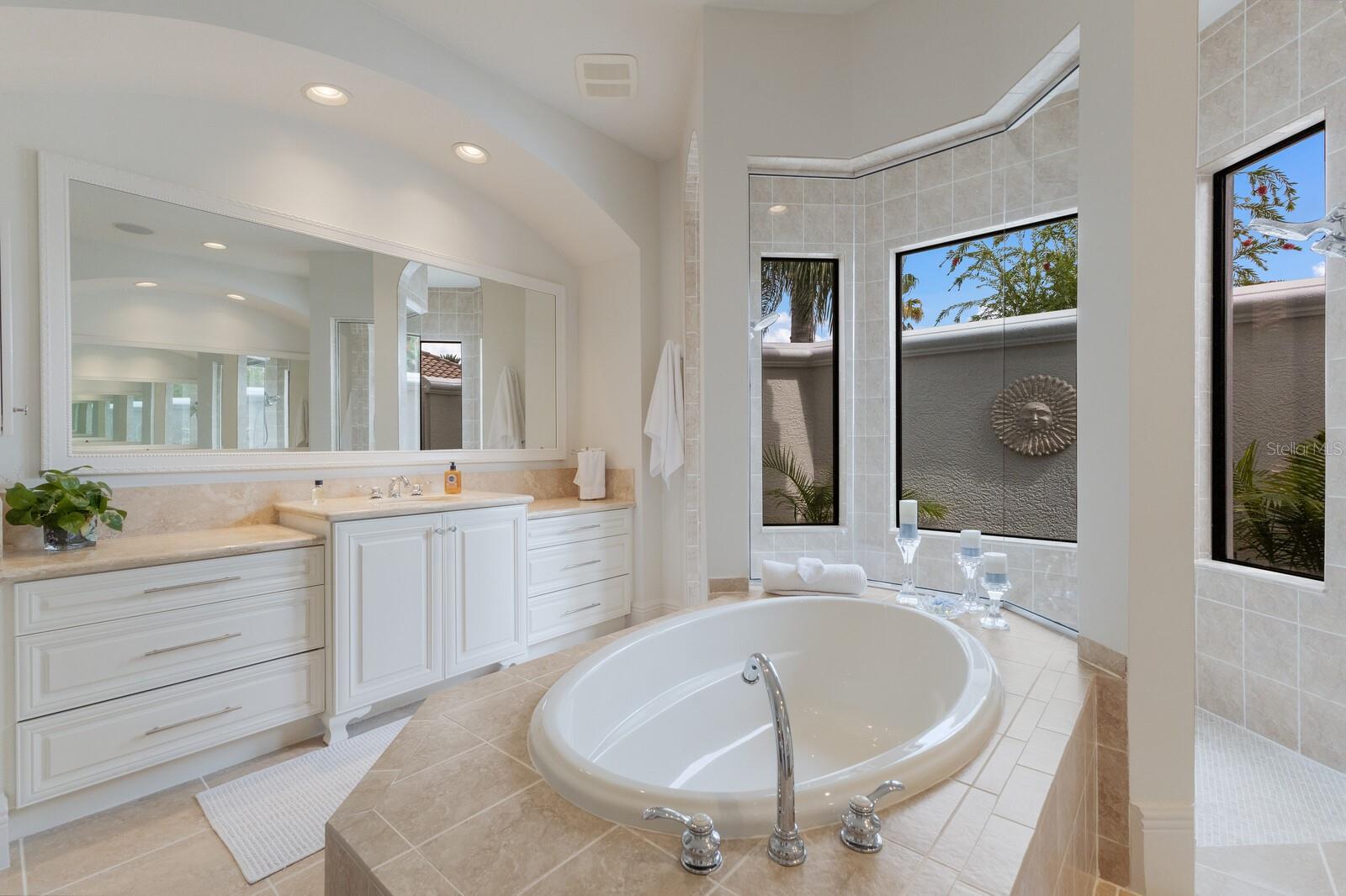 7210 DESERT RIDGE GLN