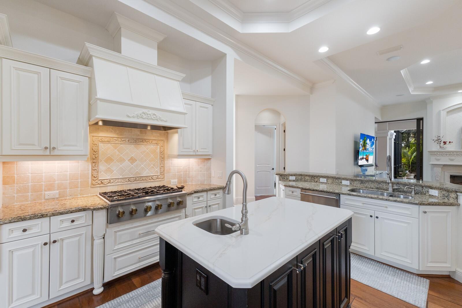 7210 DESERT RIDGE GLN