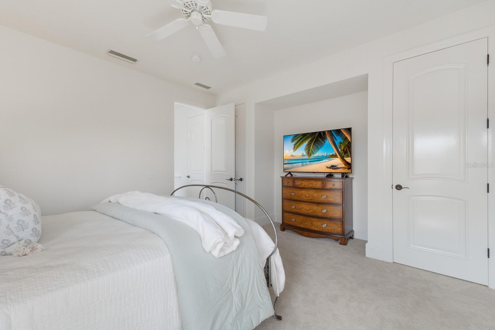 7210 DESERT RIDGE GLN