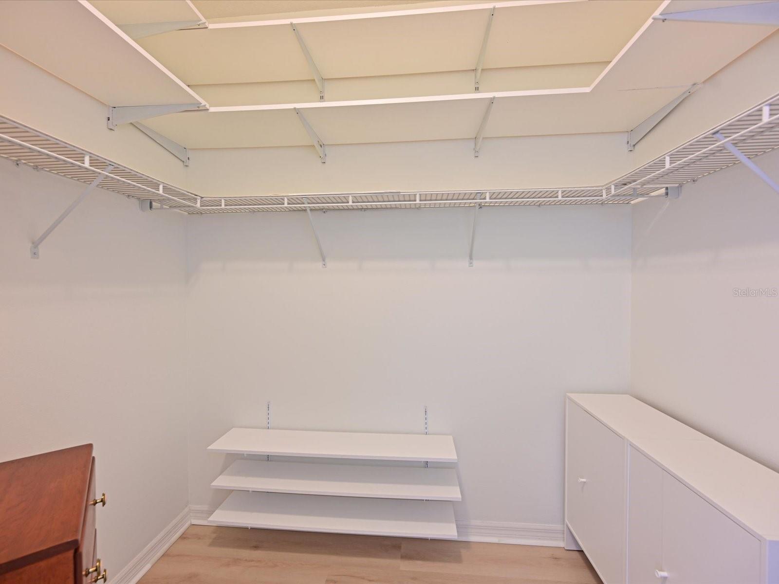 11907 FOREST PARK CIR