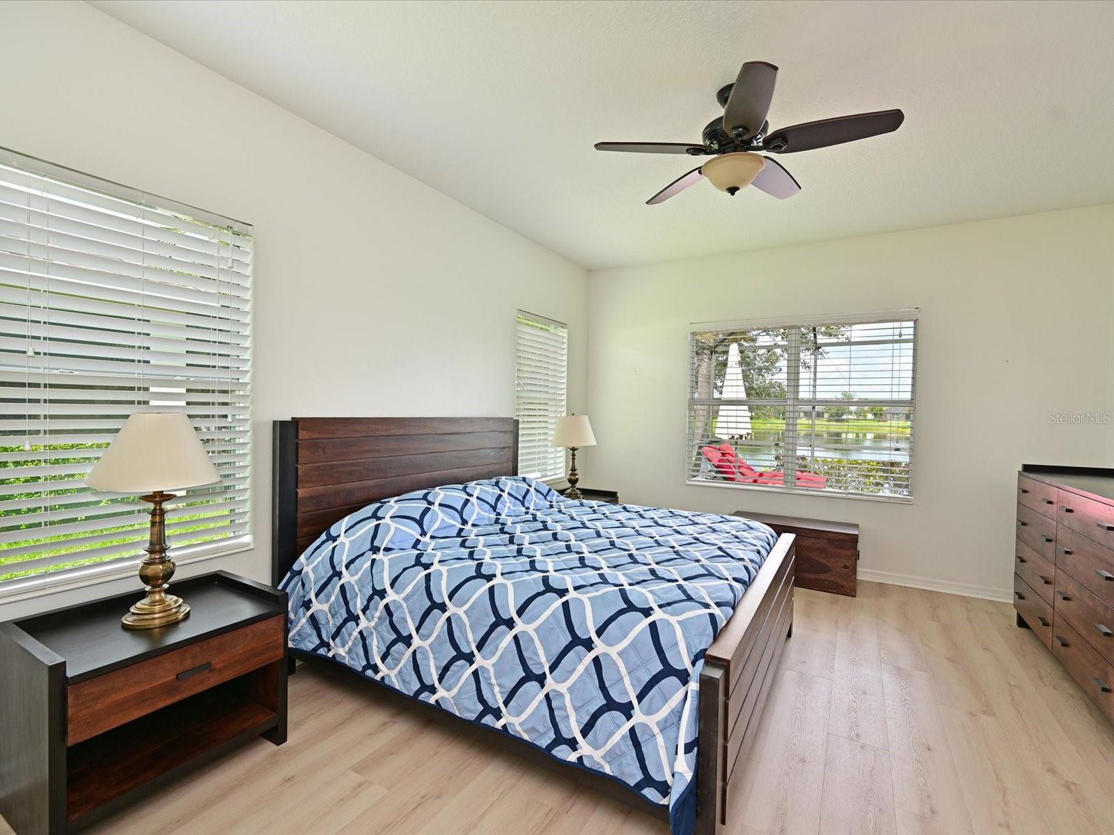 11907 FOREST PARK CIR