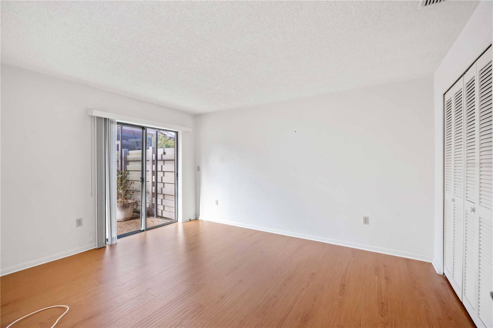 4581 LAKECREST PL #22