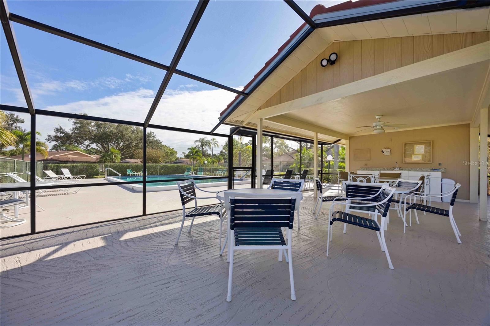 4581 LAKECREST PL #22