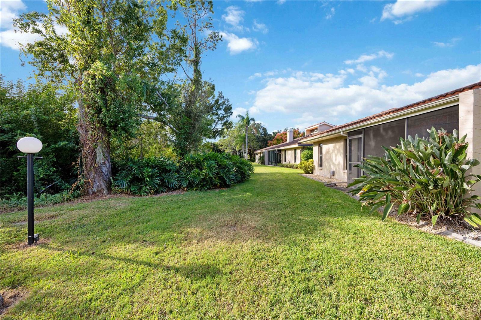 4581 LAKECREST PL #22