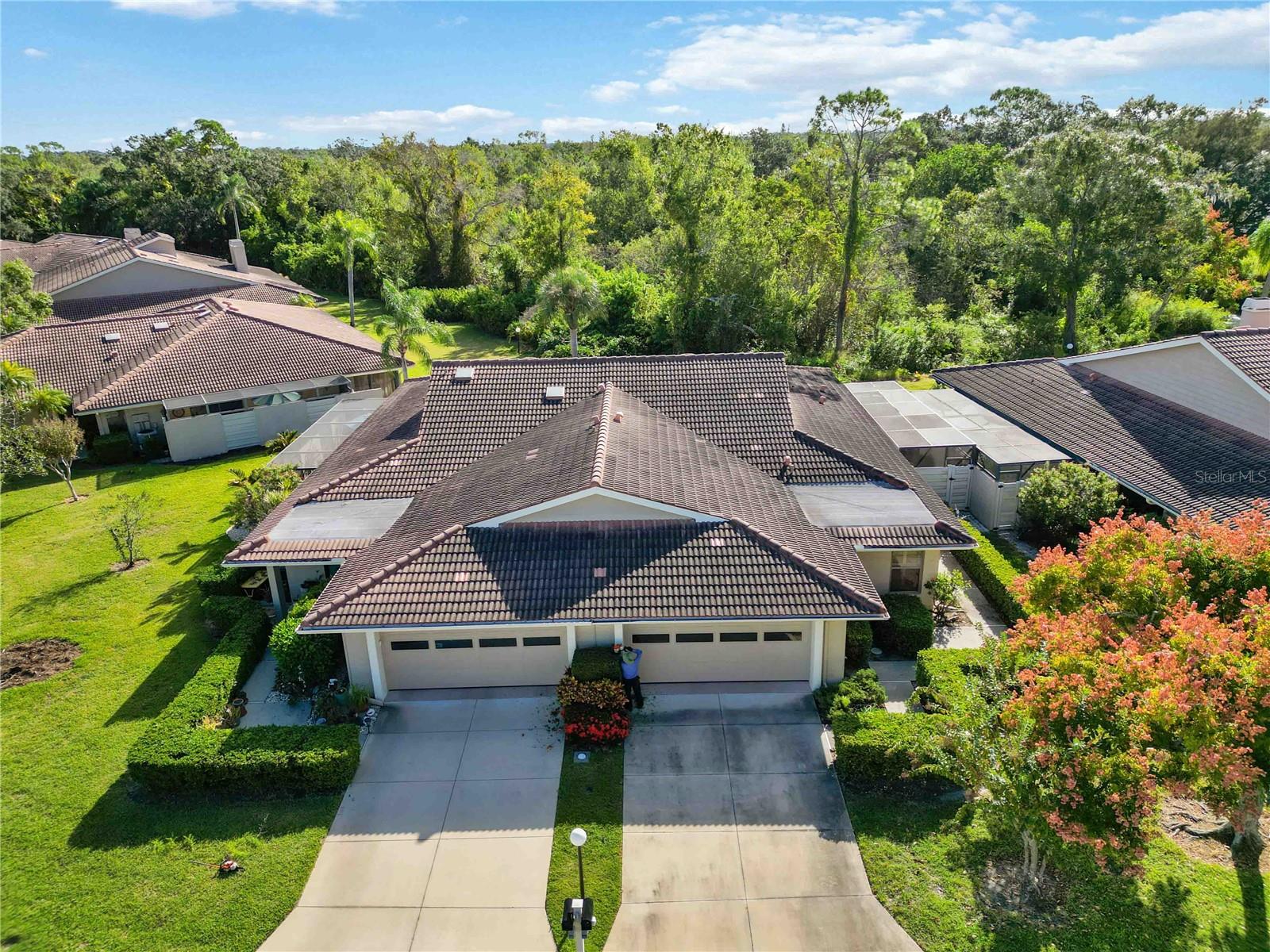 4581 LAKECREST PL #22