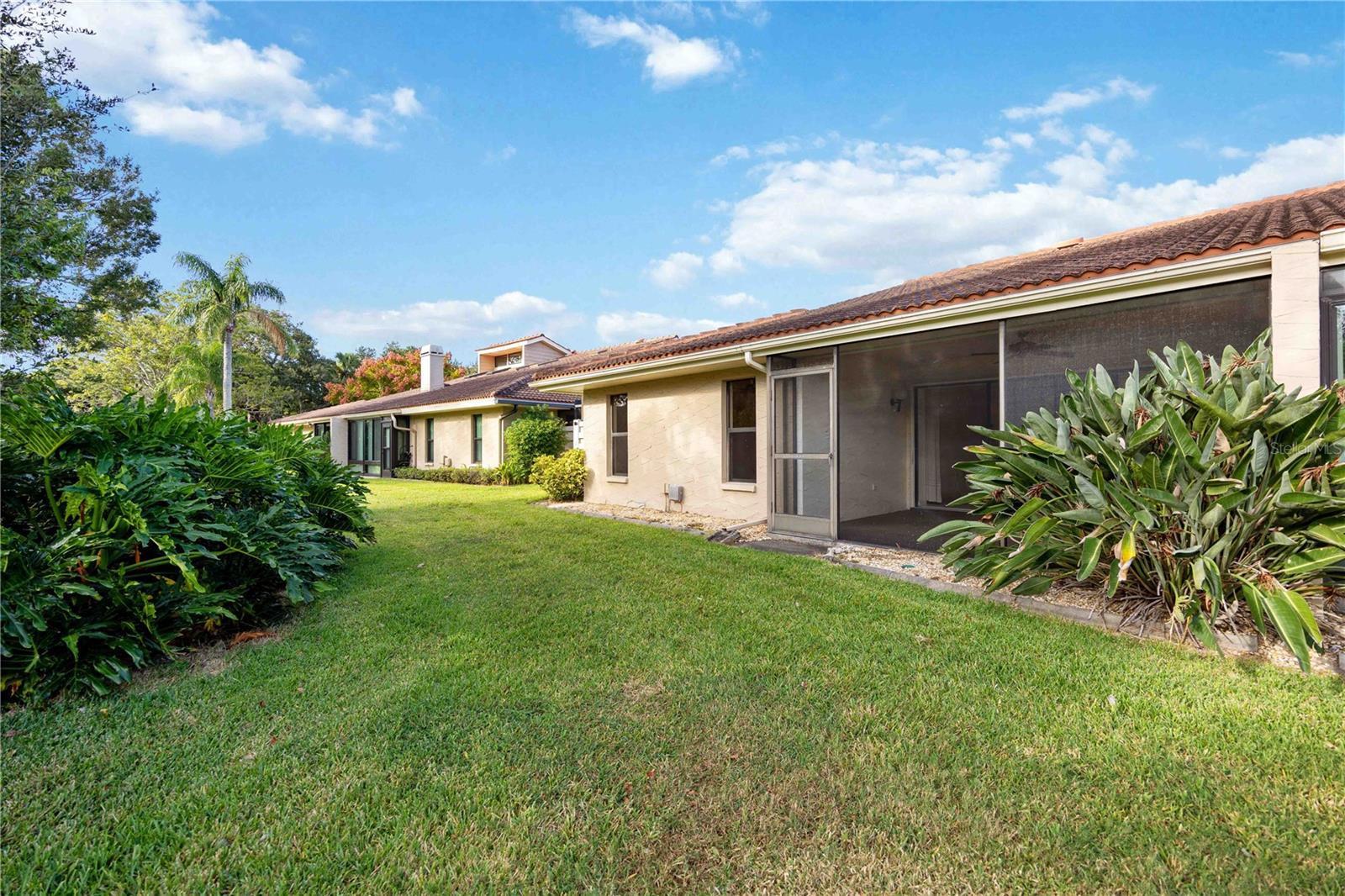 4581 LAKECREST PL #22