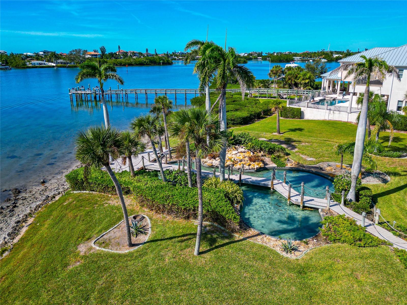 431 YACHT HARBOR DR
