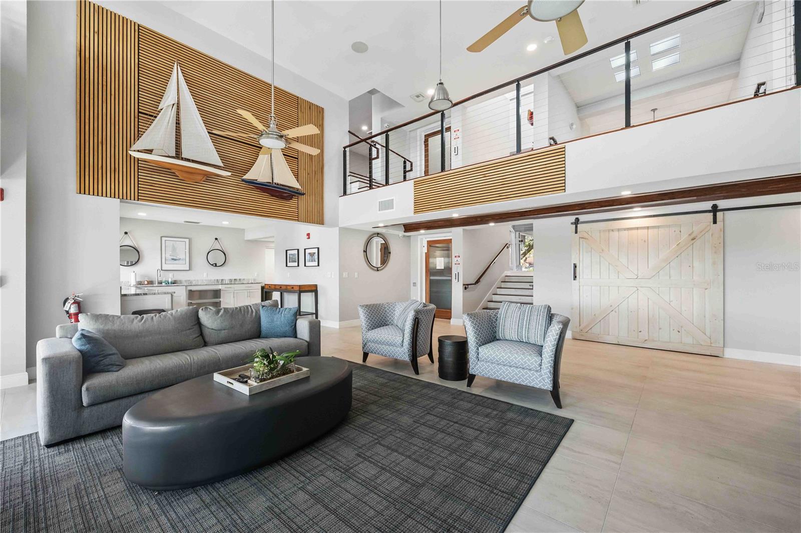 464 YACHT HARBOR DR