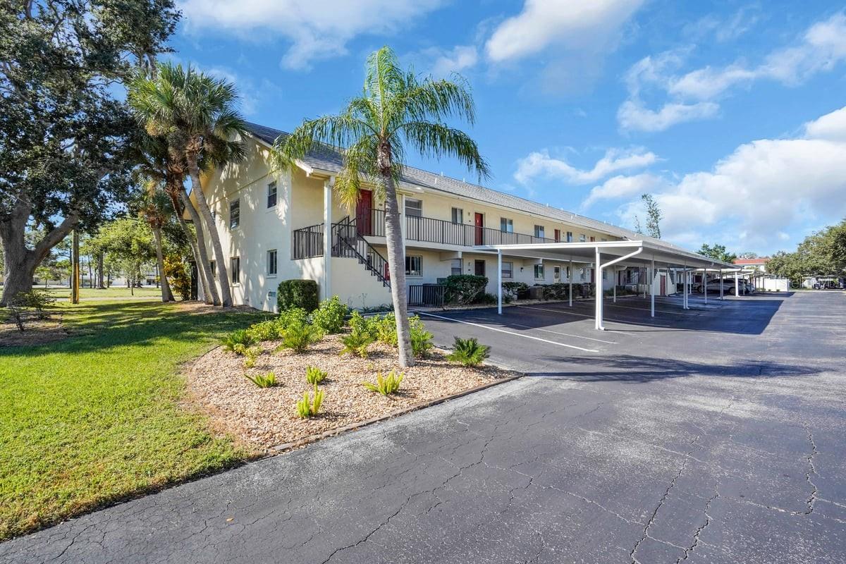 501 PARKDALE MEWS #501