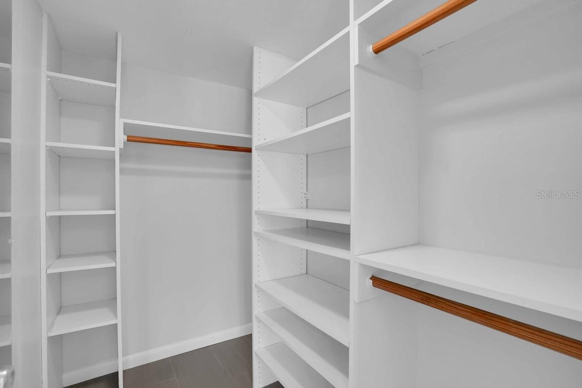 501 PARKDALE MEWS #501