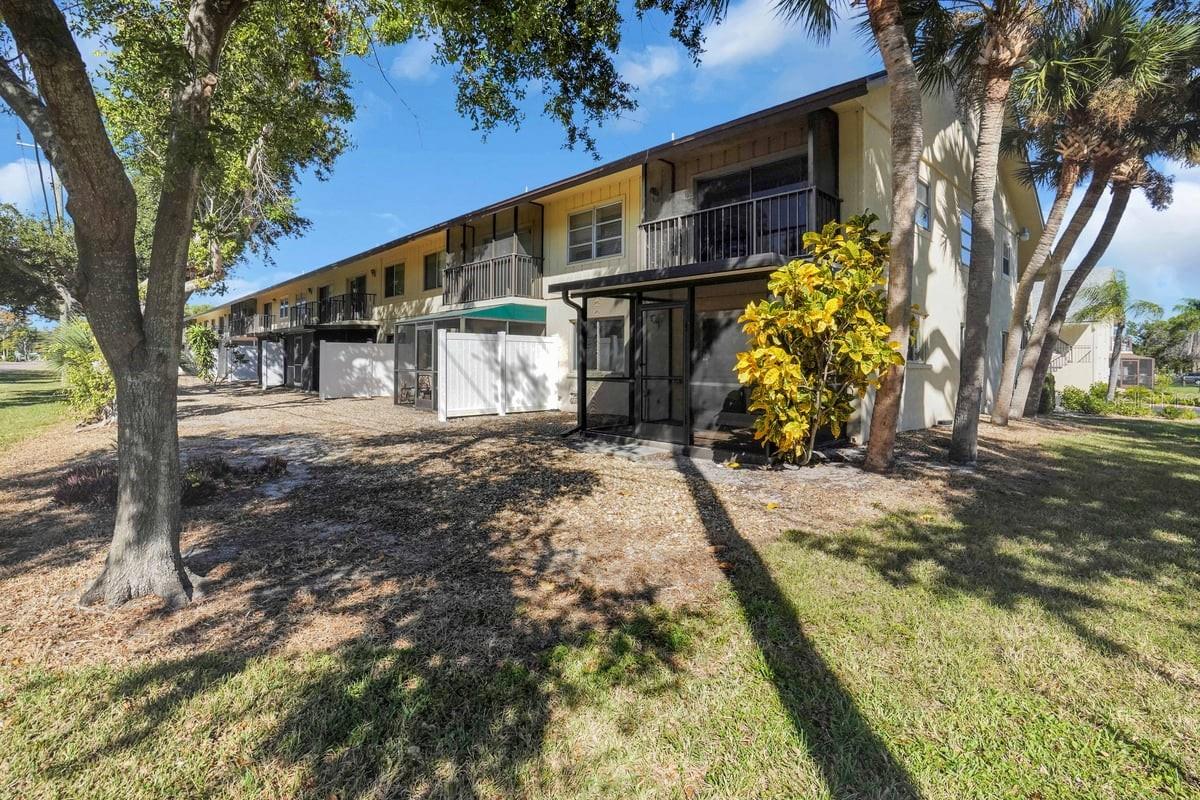 501 PARKDALE MEWS #501