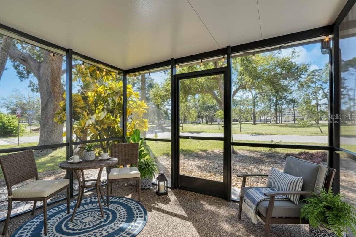 501 PARKDALE MEWS #501