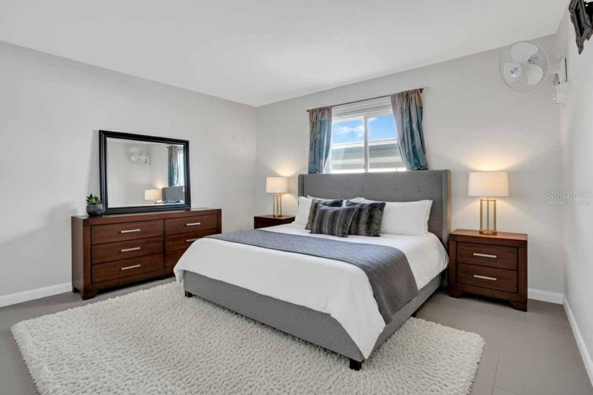 501 PARKDALE MEWS #501