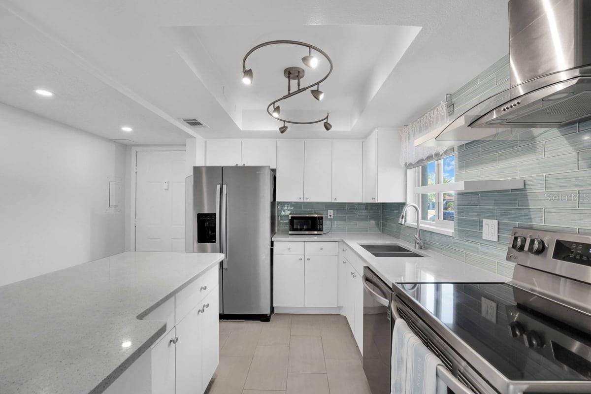 501 PARKDALE MEWS #501