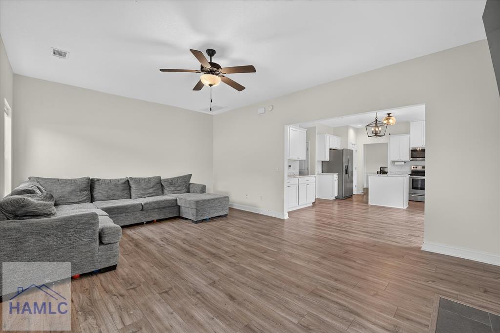 24 Archibald Avenue SE