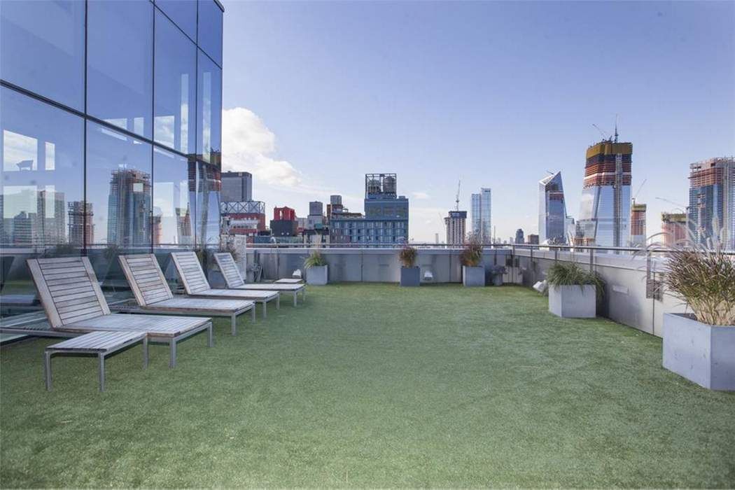 350 W 42nd Street 23D